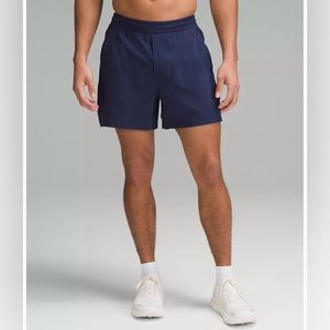 Lulu Lemon Pace breaker short 5” lined Navy